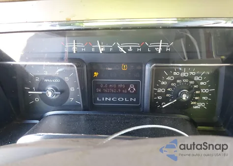 2013 Lincoln Navigator z USA, uszkodzony, nr VIN 5LMJJ2H53DEL06821